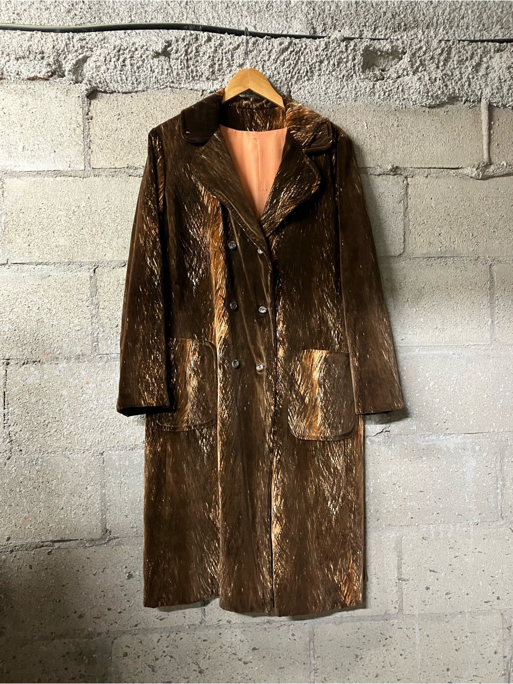 1960s Women’s Brown velvet Long Coat - Double-Breasted size M